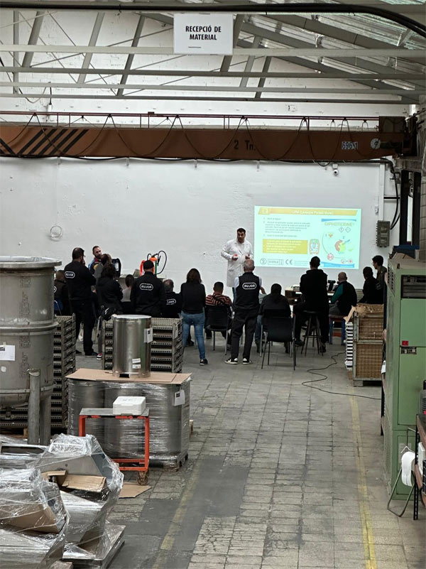 Asesoramiento técnico y formación en tratamientos de acero inoxidable