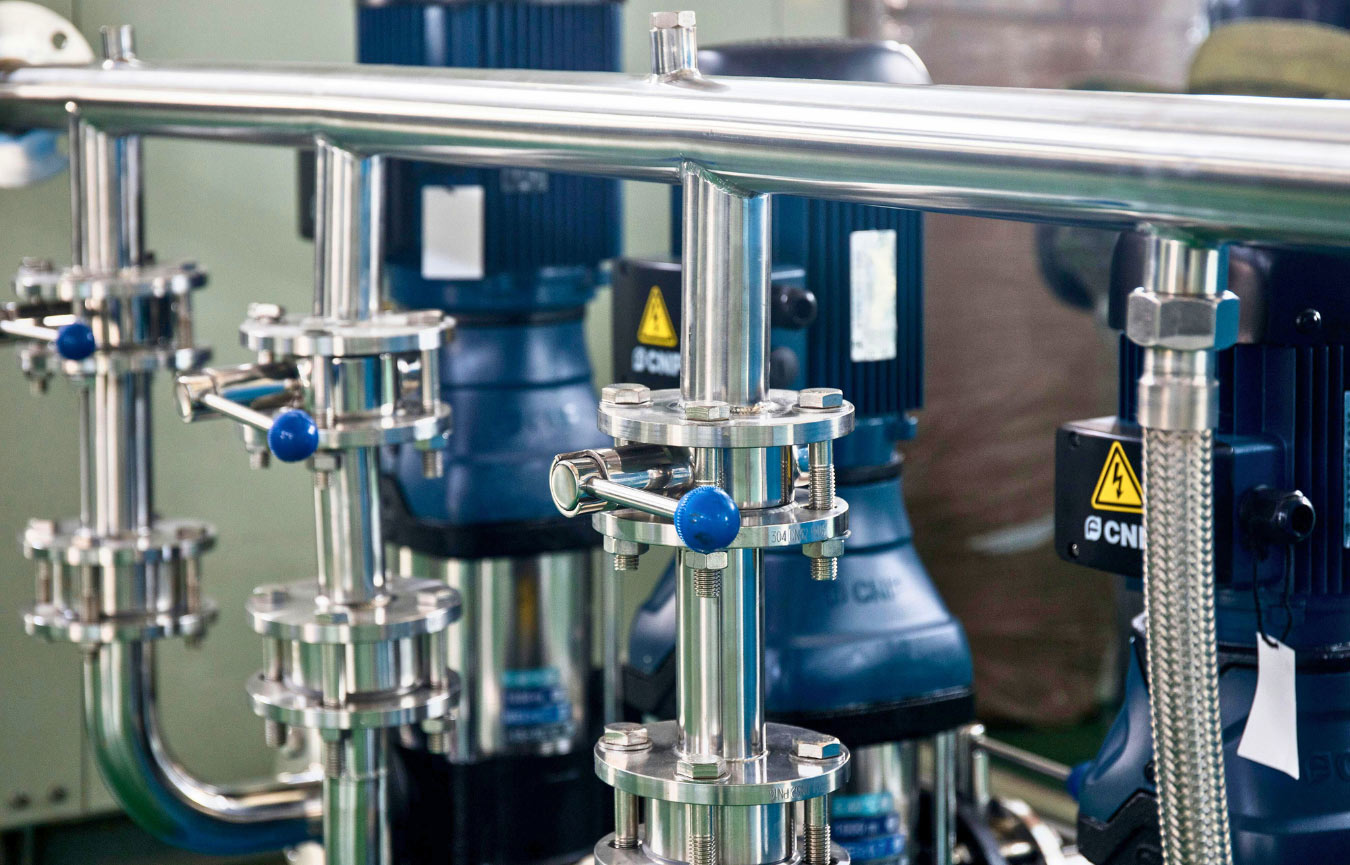 Electropulido de reactores de acero inoxidable para industria cosmética