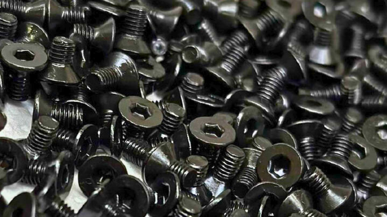 Acabado negro azulado NER-INOX en componentes de acero inoxidable